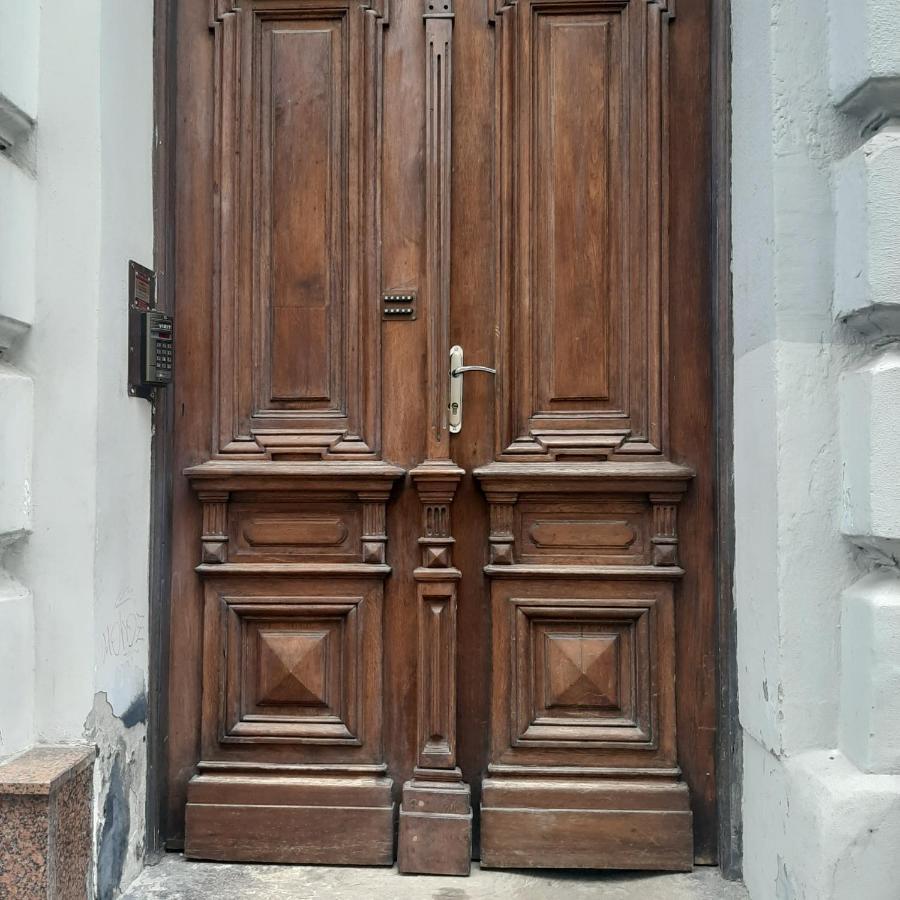 Простора І Вишукана Квартира В Самому Серці Львова Exterior photo