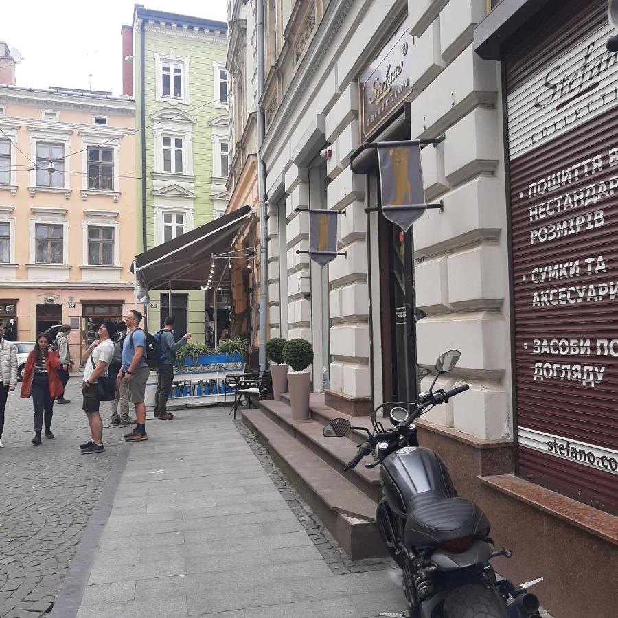 Простора І Вишукана Квартира В Самому Серці Львова Exterior photo